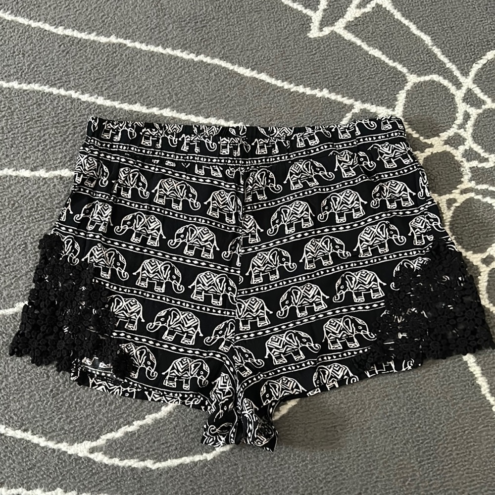 FOREVER 21 MINI SHORTS 🩳